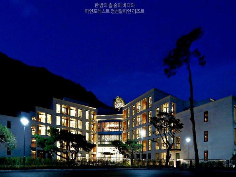 Pine Forest Jeongseon Alpine Resort Buitenkant foto