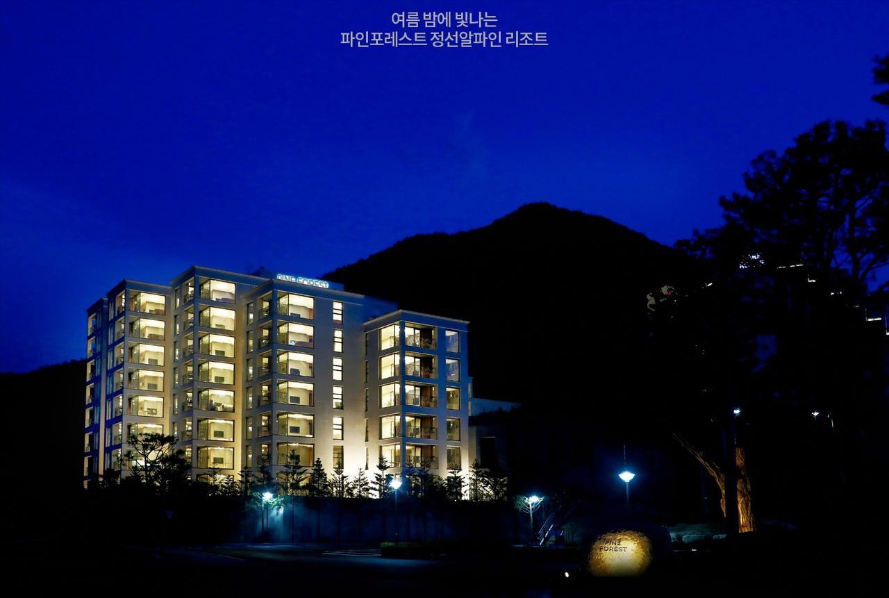 Pine Forest Jeongseon Alpine Resort Buitenkant foto